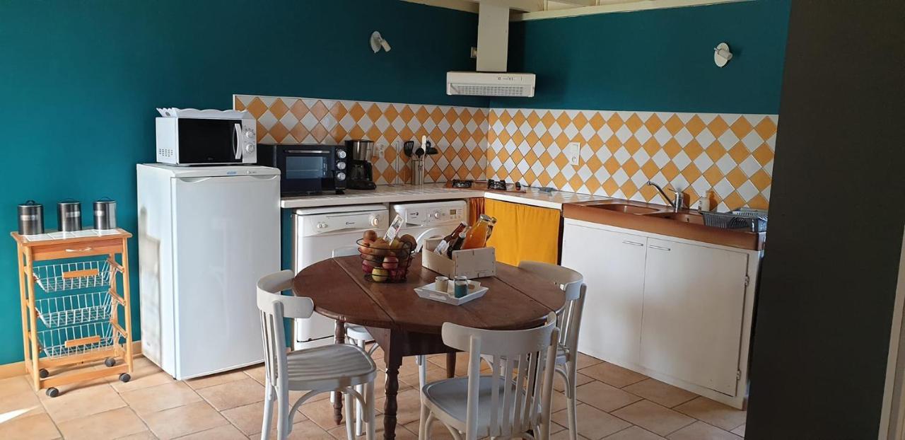 Les Gites Du Hameau Avec Piscine Castelnau-sur-Gupie Eksteriør billede